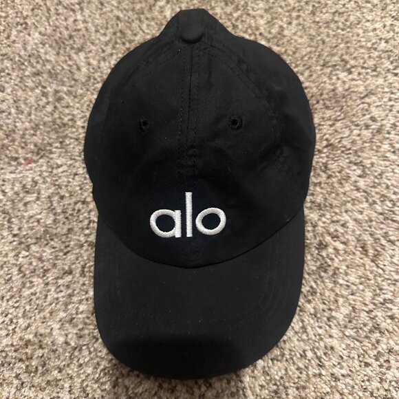 Alo Yoga Off-Duty Cap Black with White Logo - Picture 1 of 4